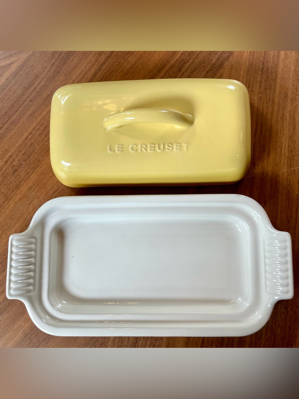 NIB Le Creuset Yellow Stoneware Butter Dish with Lid - Picture 3 of 4